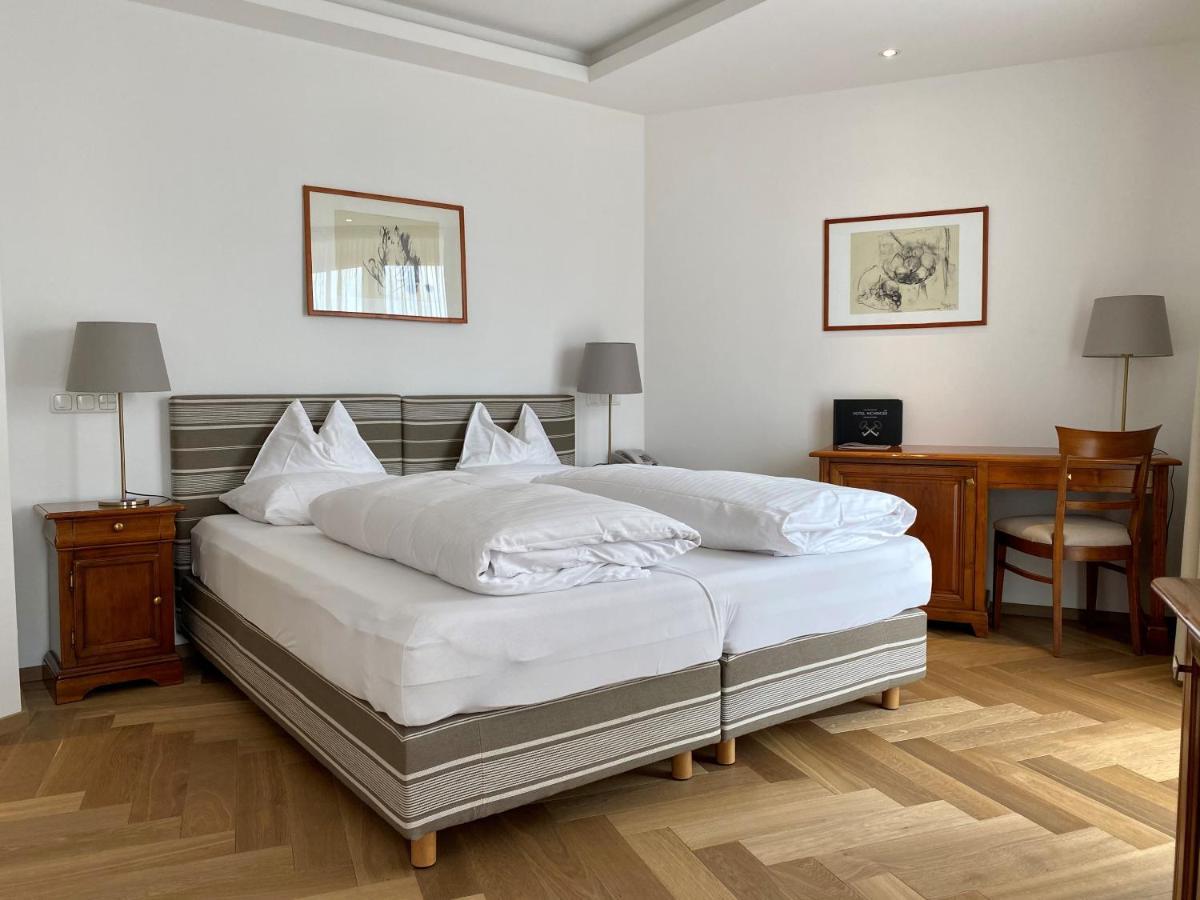 Boutique Hotel Aichinger ヌスドルフ・アム・アターゼー エクステリア 写真