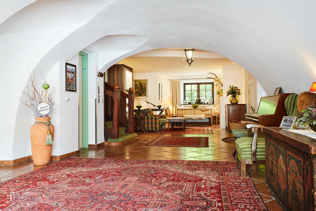 Boutique Hotel Aichinger ヌスドルフ・アム・アターゼー エクステリア 写真