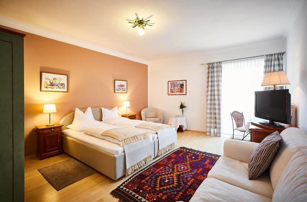 Boutique Hotel Aichinger ヌスドルフ・アム・アターゼー エクステリア 写真