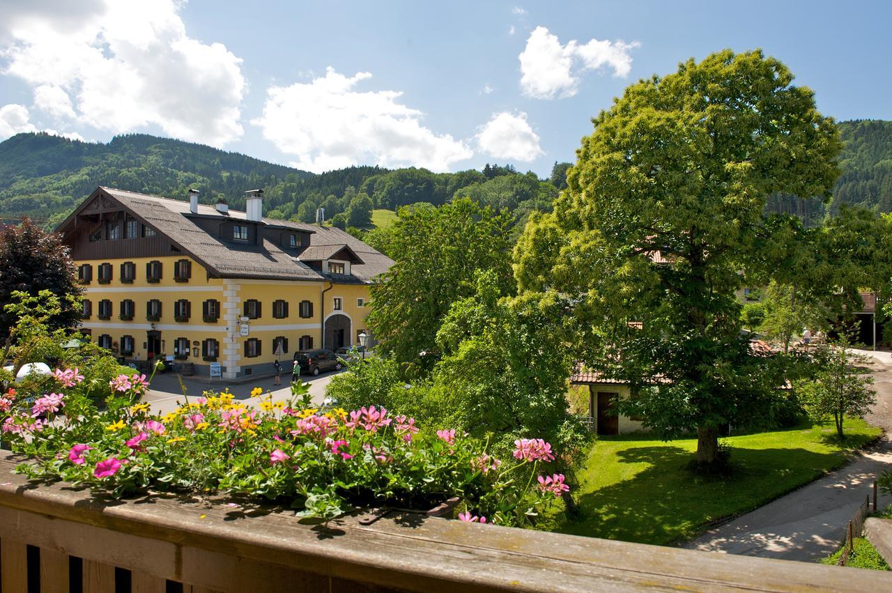 Boutique Hotel Aichinger ヌスドルフ・アム・アターゼー エクステリア 写真